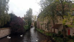 Canal en la ciudad de Brujas